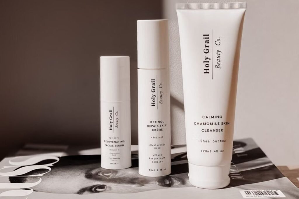 Retinol Creme Anfänger Produkte 2026: Serum, Repair Creme und Cleanser im Flat-Lay