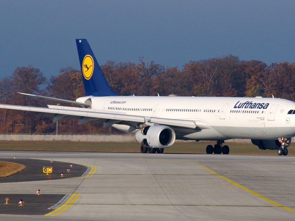 Maximilian Kiewel: Biografie, Karriere bei BILD und Lufthansa und Familie
